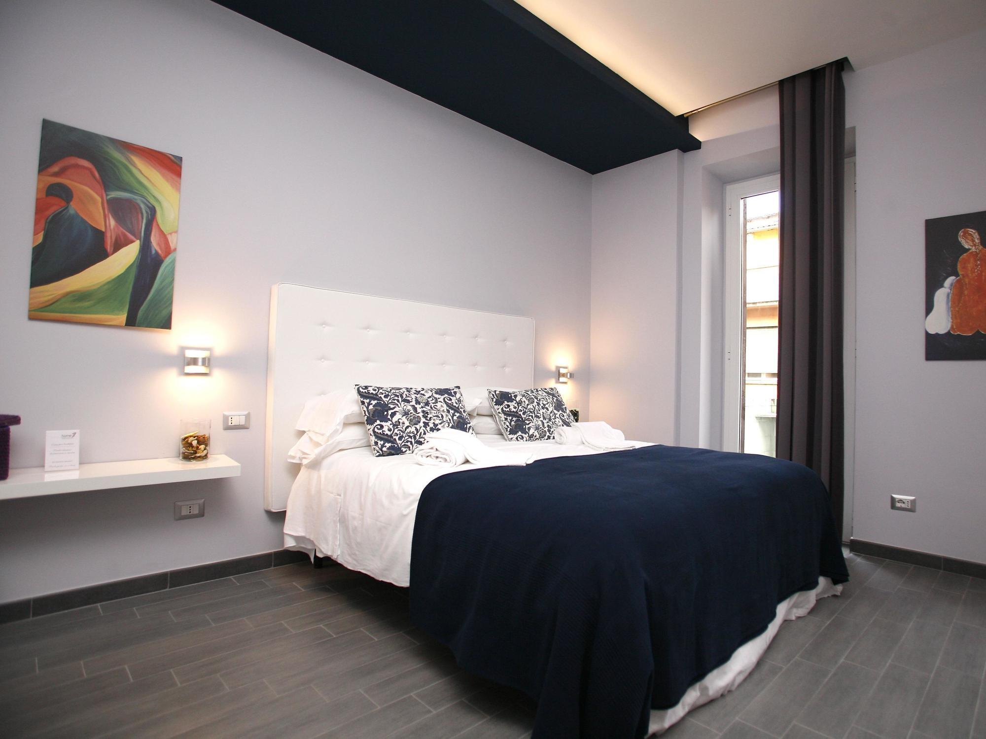 77 Couette-café Rome